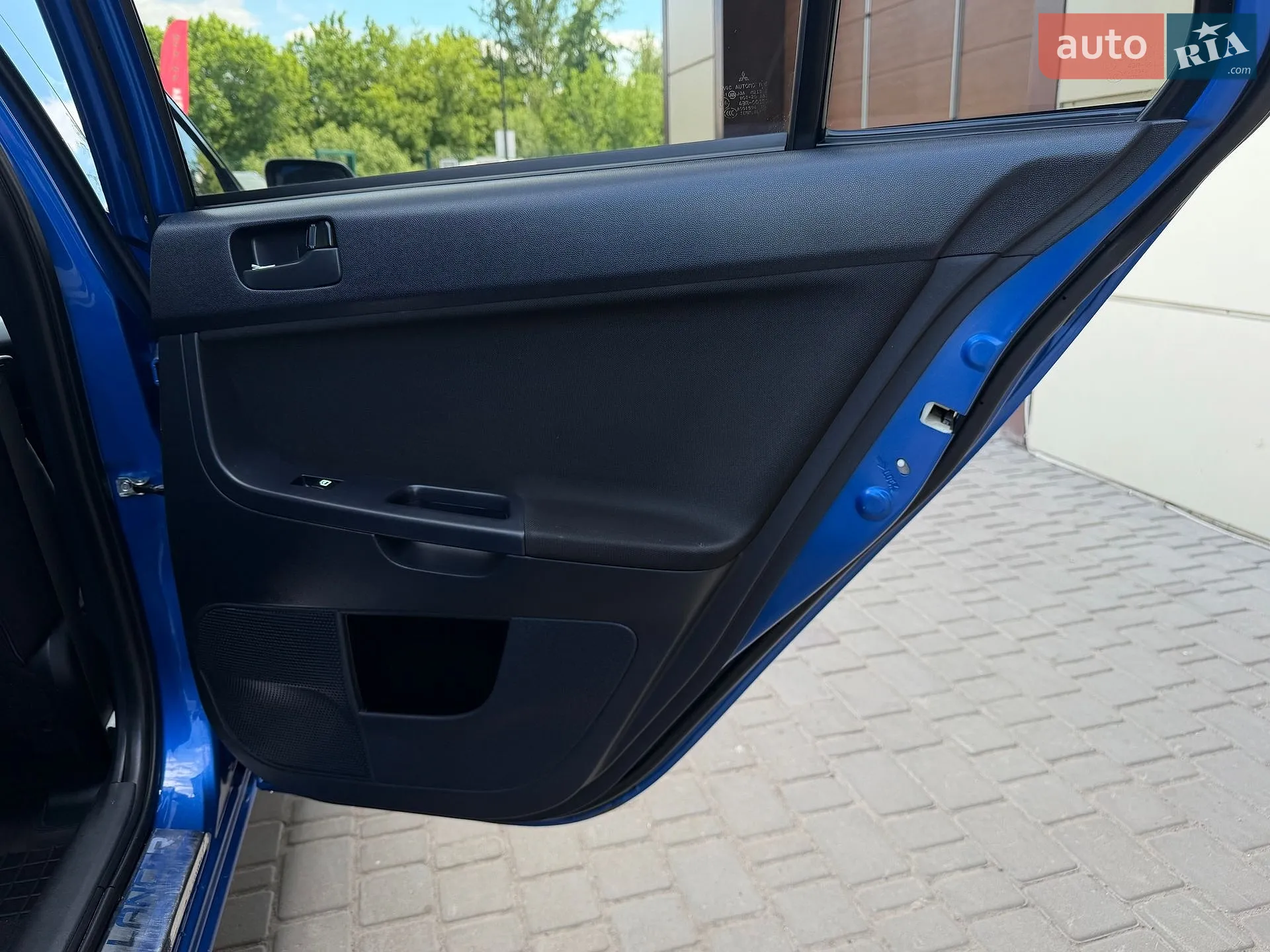 2010 Mitsubishi Lancer - мініатюра 29
