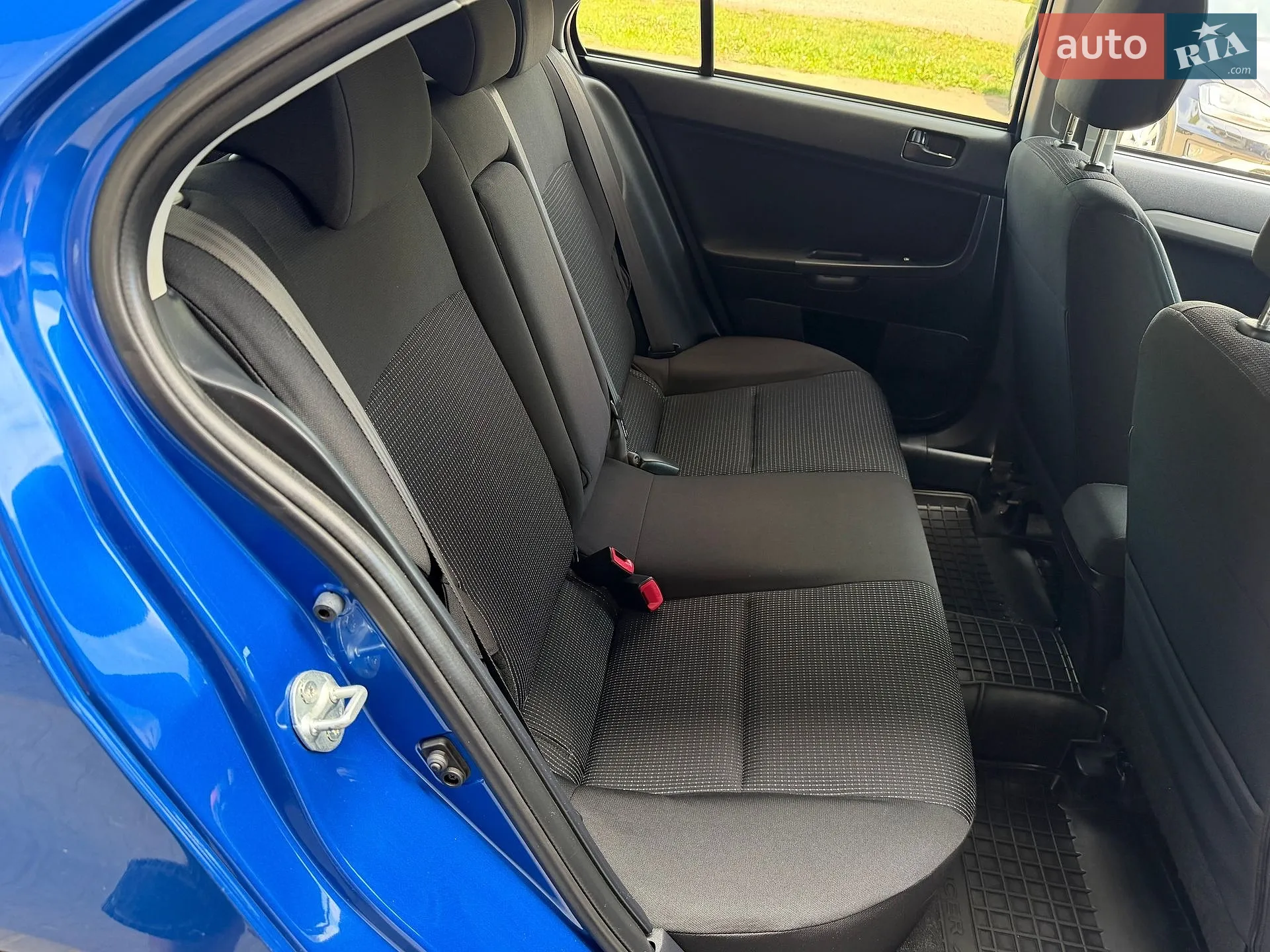 2010 Mitsubishi Lancer - мініатюра 30