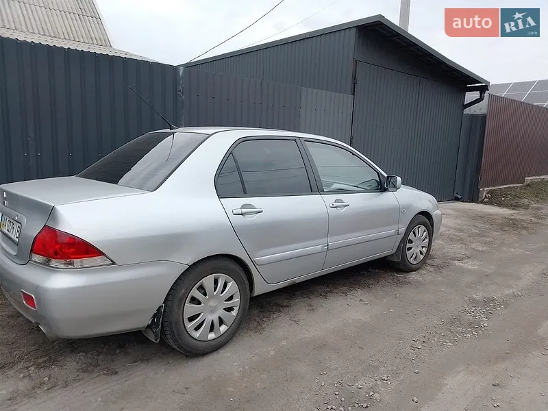 Mitsubishi Lancer