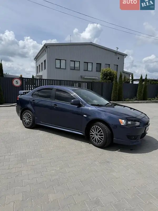 Mitsubishi Lancer
