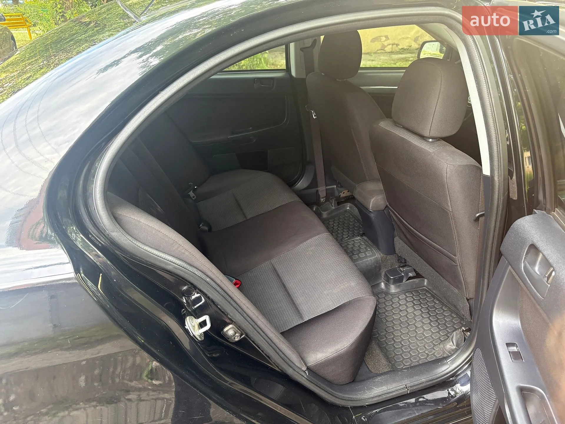 2011 Mitsubishi Lancer - мініатюра 19