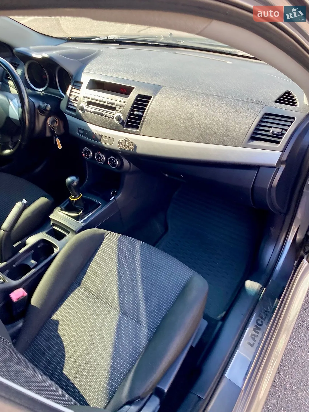 2010 Mitsubishi Lancer - мініатюра 25