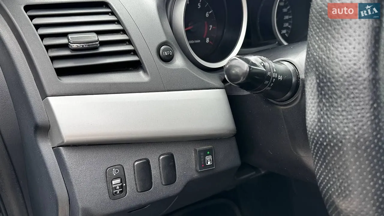 2011 Mitsubishi Lancer - мініатюра 17