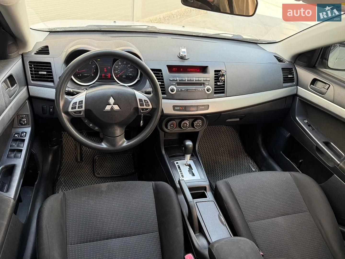2010 Mitsubishi Lancer - мініатюра 35