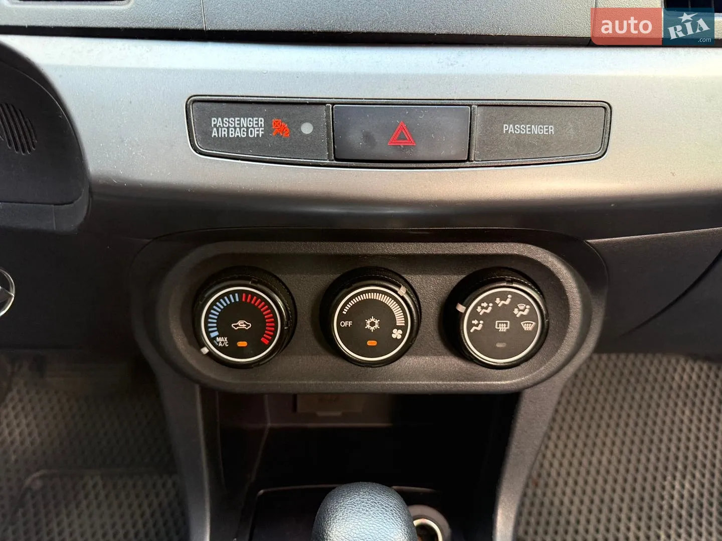 2010 Mitsubishi Lancer - мініатюра 43