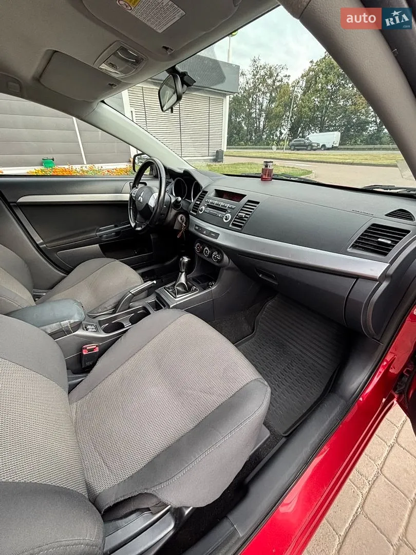 2011 Mitsubishi Lancer - мініатюра 12