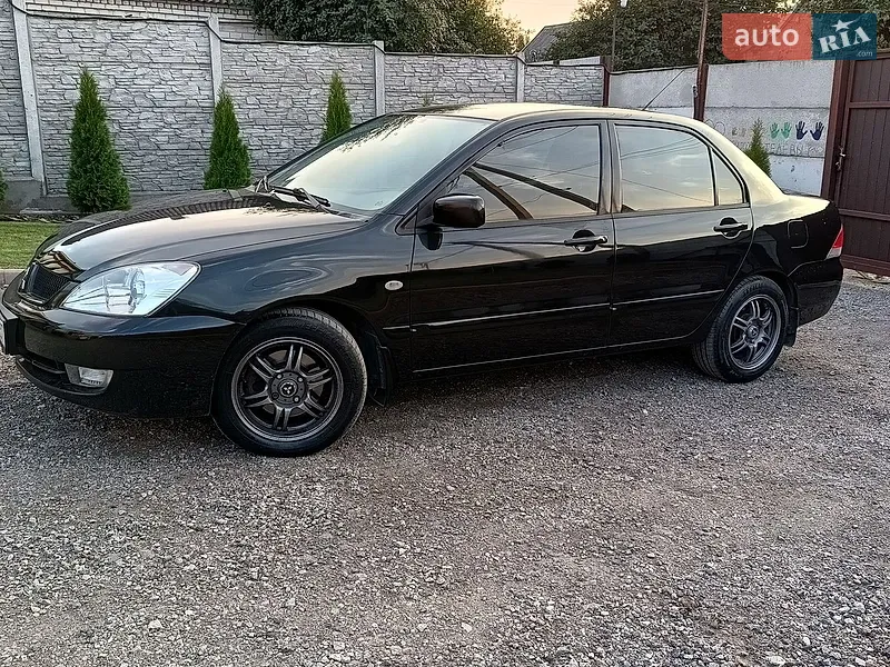 Mitsubishi Lancer