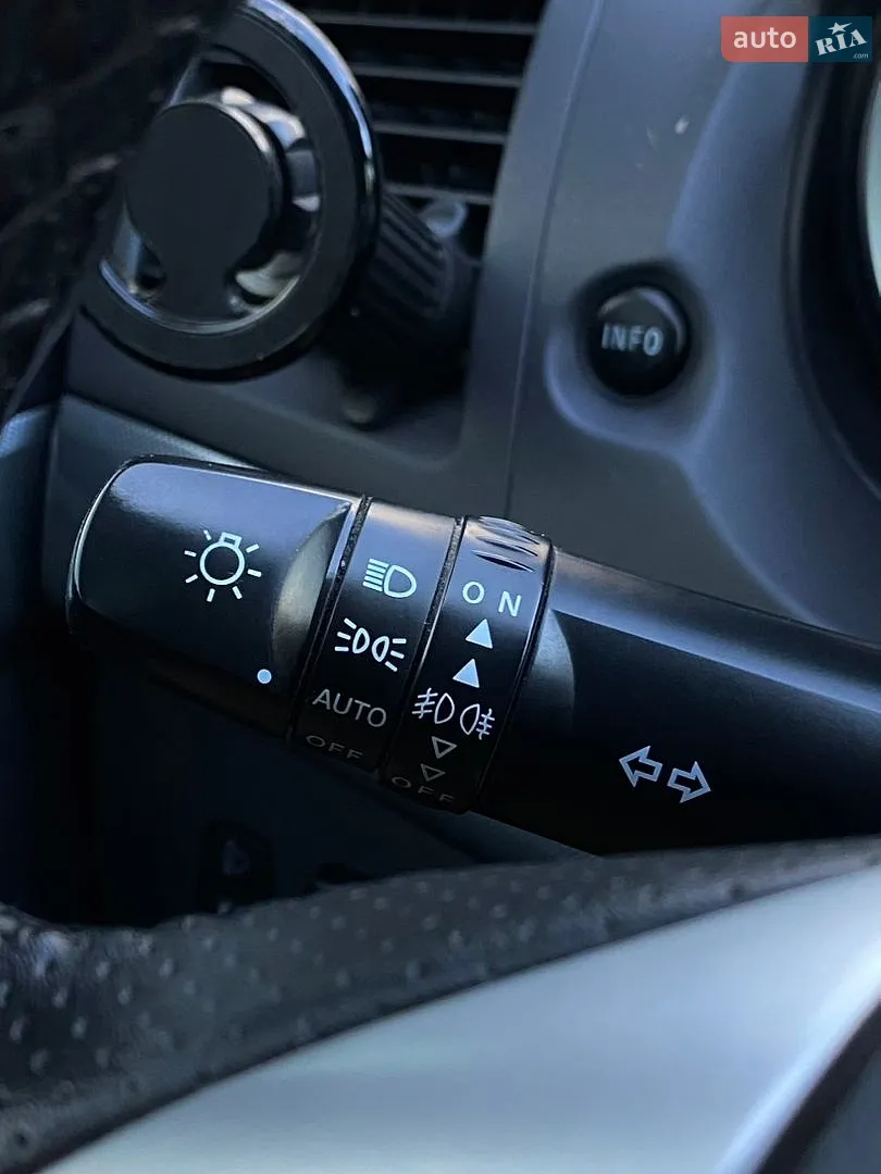 2011 Mitsubishi Lancer - мініатюра 17