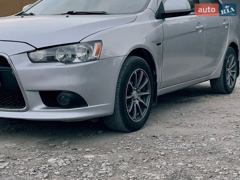 Mitsubishi Lancer