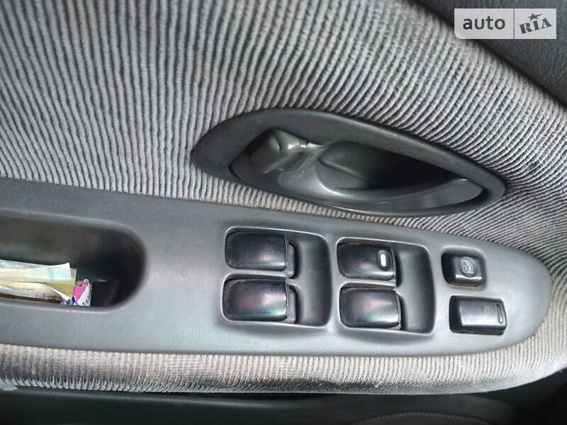 Седан Mitsubishi Mirage 2001 в Одессе