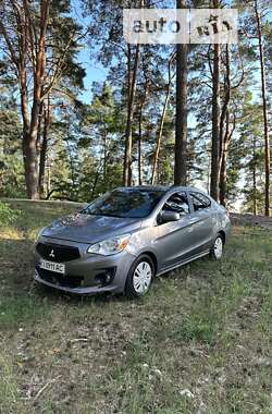 Седан Mitsubishi Mirage 2018 в Чернигове