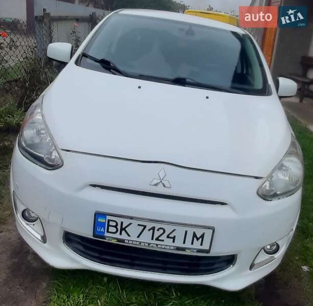 Хетчбек Mitsubishi Mirage 2015 в Рівному