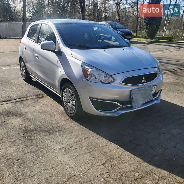 Хэтчбек Mitsubishi Mirage 2017 в Дрогобыче