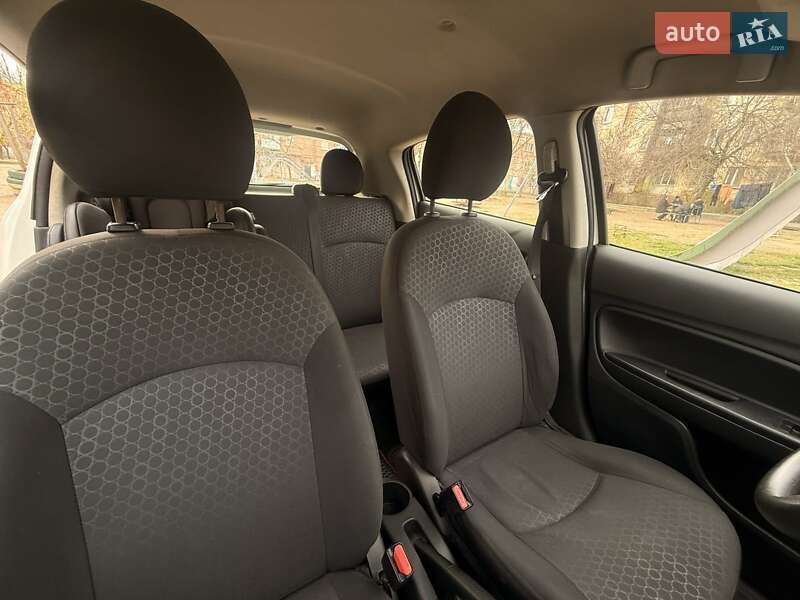 Хэтчбек Mitsubishi Mirage 2014 в Николаеве