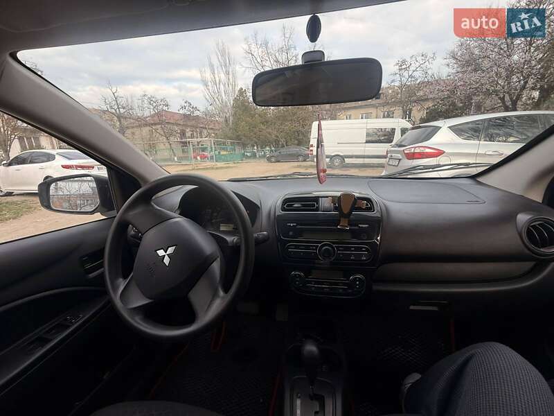 Хэтчбек Mitsubishi Mirage 2014 в Николаеве