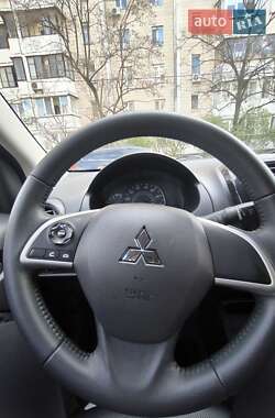 Седан Mitsubishi Mirage 2018 в 
