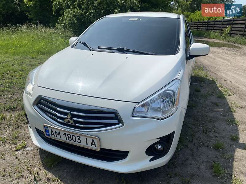 Седан Mitsubishi Mirage 2018 в Бердичеве