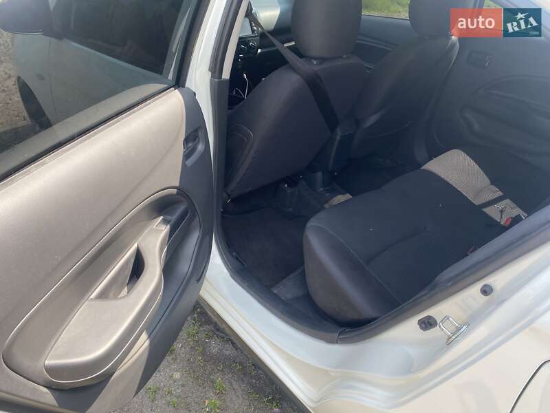 Седан Mitsubishi Mirage 2018 в Бердичеве