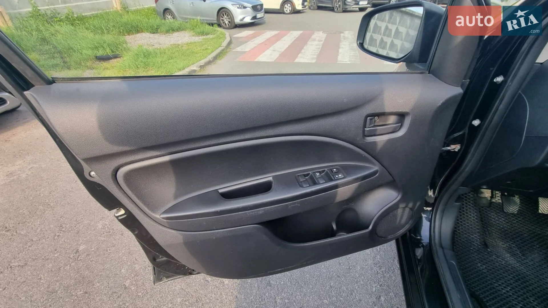 2020 Mitsubishi Mirage - мініатюра 9