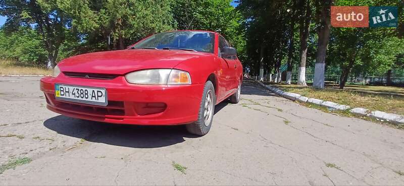 Хэтчбек Mitsubishi Mirage 2002 в Одессе