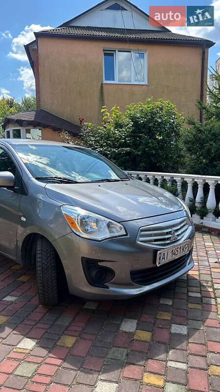 Седан Mitsubishi Mirage 2016 в Киеве