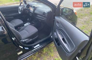 Хэтчбек Mitsubishi Mirage 2020 в 