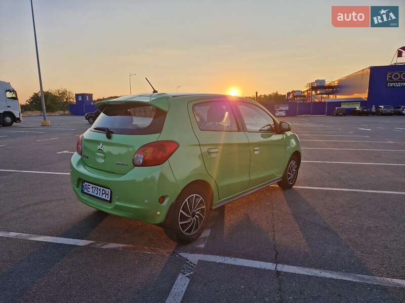 Хетчбек Mitsubishi Mirage 2014 в Кропивницькому
