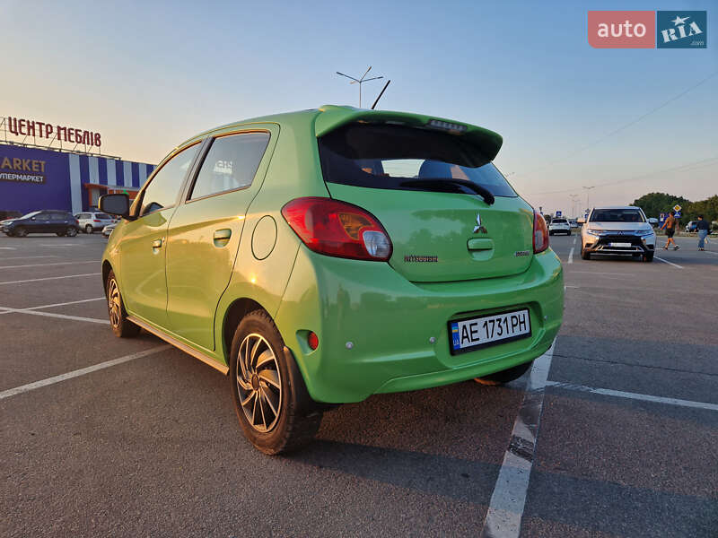 Хетчбек Mitsubishi Mirage 2014 в Кропивницькому