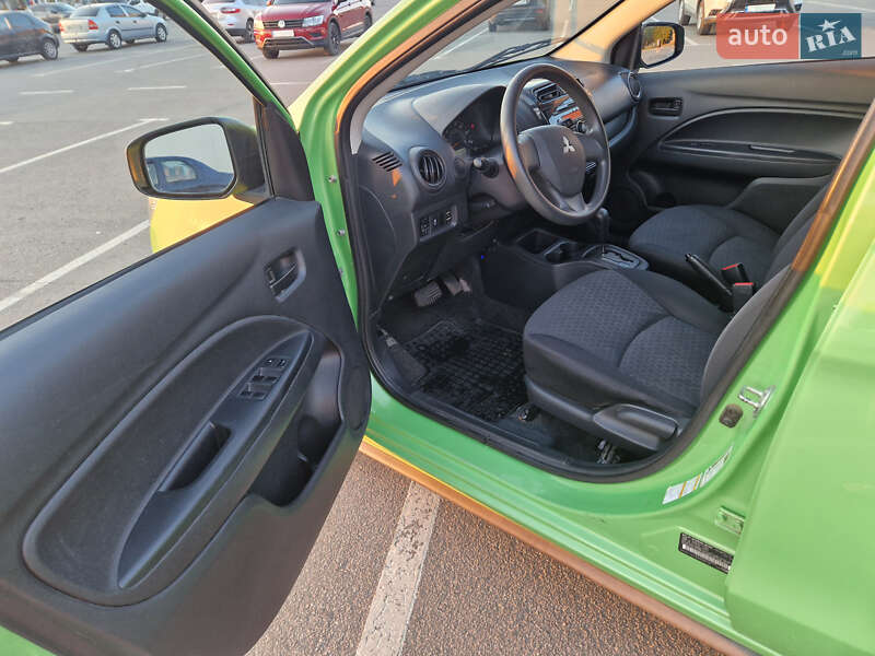Хетчбек Mitsubishi Mirage 2014 в Кропивницькому
