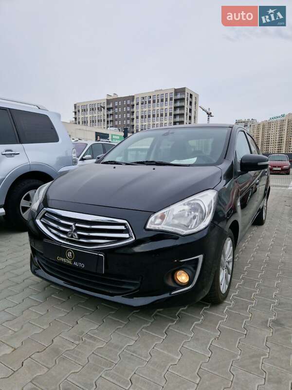 Седан Mitsubishi Mirage 2015 в Одессе