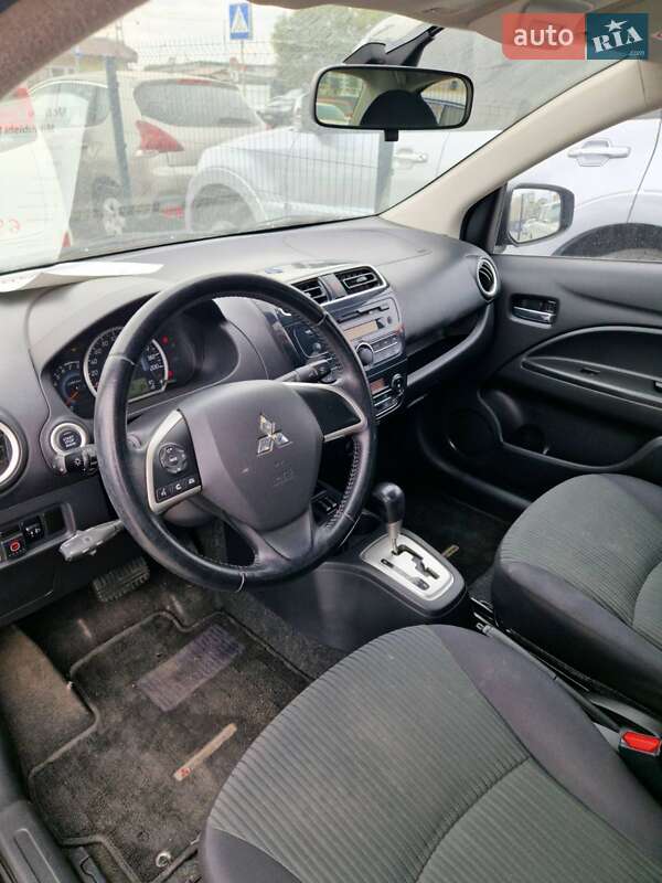 Седан Mitsubishi Mirage 2015 в Одессе