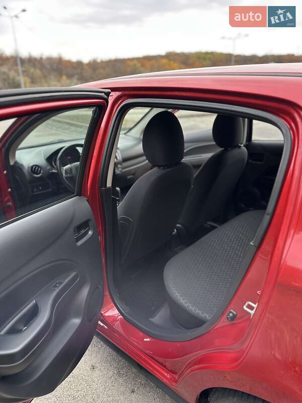 Хэтчбек Mitsubishi Mirage 2015 в Днепре