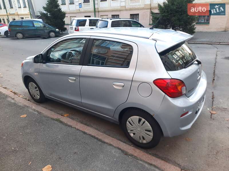 Хэтчбек Mitsubishi Mirage 2014 в Киеве