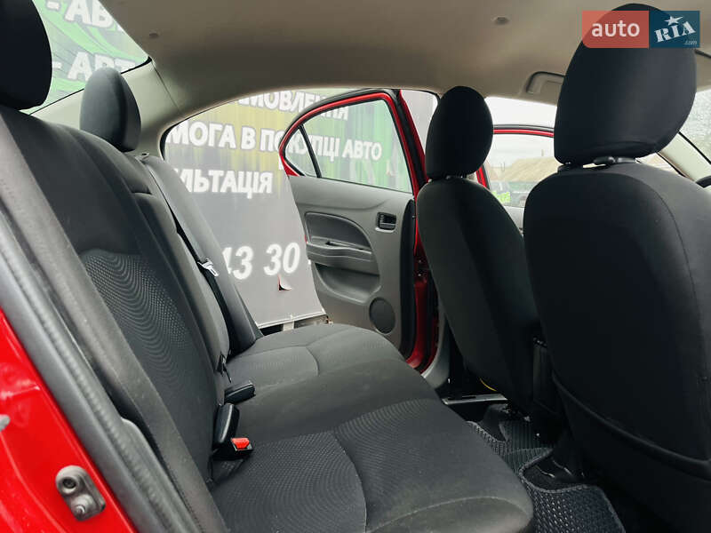 Седан Mitsubishi Mirage 2019 в Харкові