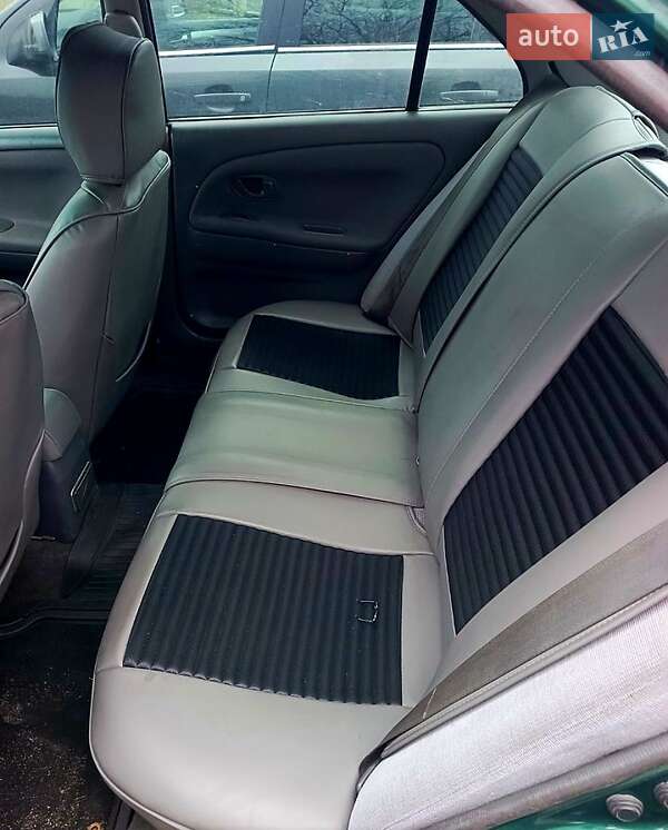 Седан Mitsubishi Mirage 2001 в Подільську