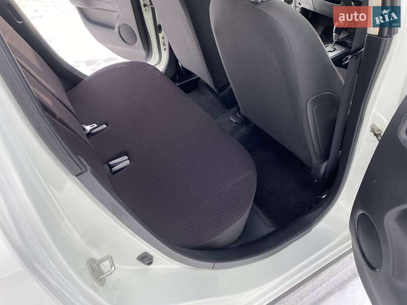 Хэтчбек Mitsubishi Mirage 2013 в Харькове