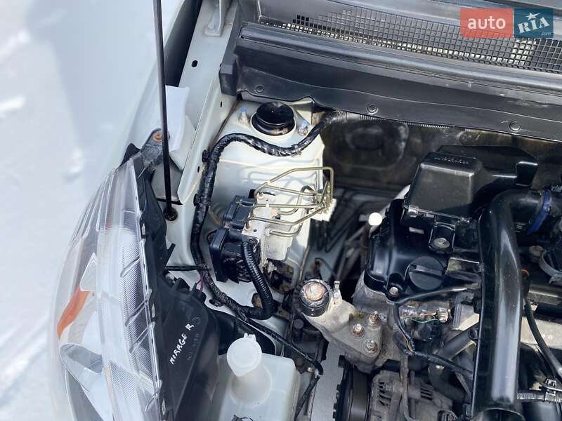 Хэтчбек Mitsubishi Mirage 2013 в Харькове