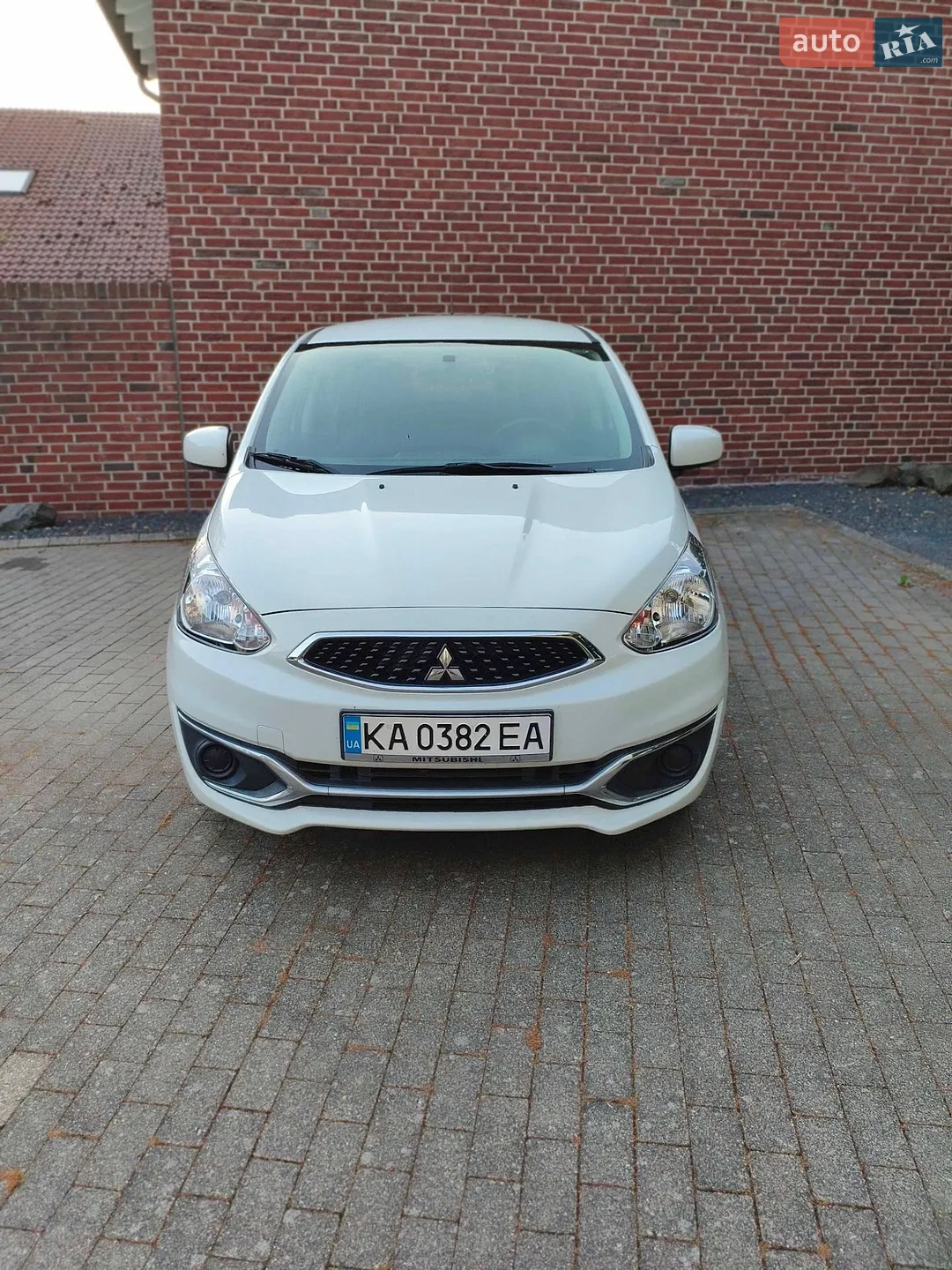 2017 Mitsubishi Mirage - мініатюра 2