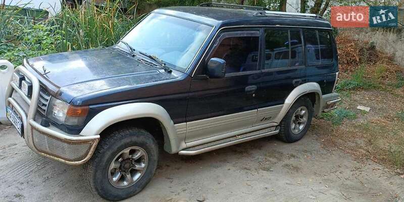Внедорожник / Кроссовер Mitsubishi Montero 1995 в Киеве