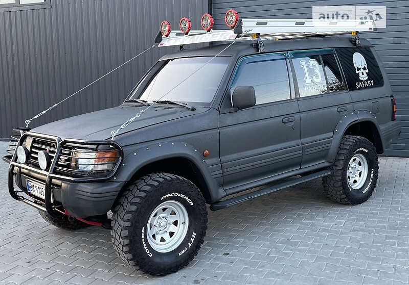 Внедорожник / Кроссовер Mitsubishi Montero 1994 в Ровно