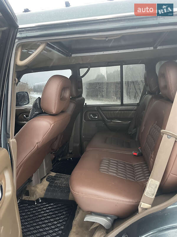 Внедорожник / Кроссовер Mitsubishi Montero 1995 в Микуличине