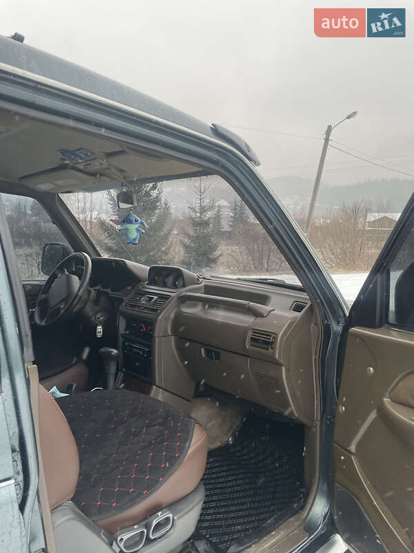 Внедорожник / Кроссовер Mitsubishi Montero 1995 в Микуличине