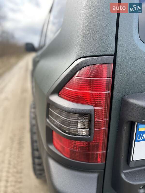 Внедорожник / Кроссовер Mitsubishi Montero 2000 в Костополе