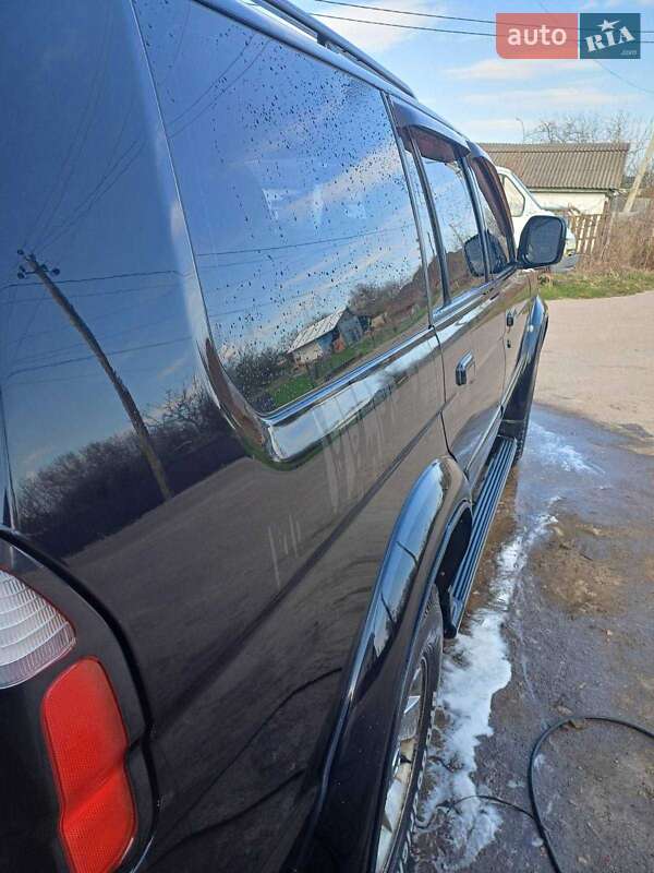 Внедорожник / Кроссовер Mitsubishi Montero 2005 в Коропе