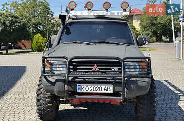 Внедорожник / Кроссовер Mitsubishi Montero 1994 в 