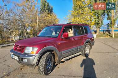 Внедорожник / Кроссовер Mitsubishi Montero 2001 в 