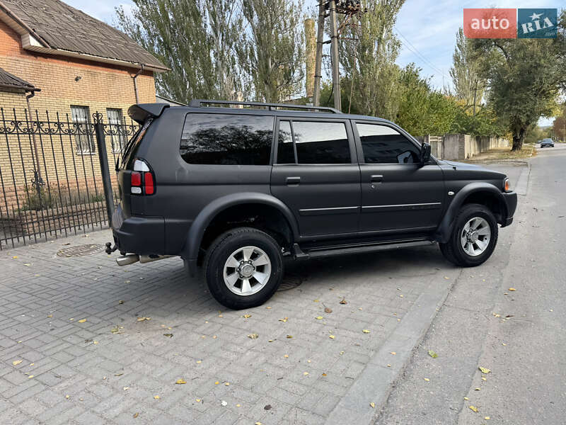 Внедорожник / Кроссовер Mitsubishi Nativa 2007 в Запорожье