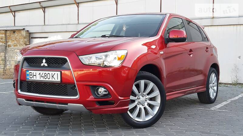 Внедорожник / Кроссовер Mitsubishi Outlander Sport 2011 в Одессе