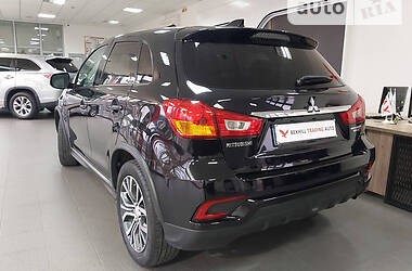 Позашляховик / Кросовер Mitsubishi Outlander Sport 2017 в Миколаєві