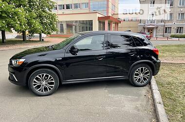 Позашляховик / Кросовер Mitsubishi Outlander Sport 2018 в Києві